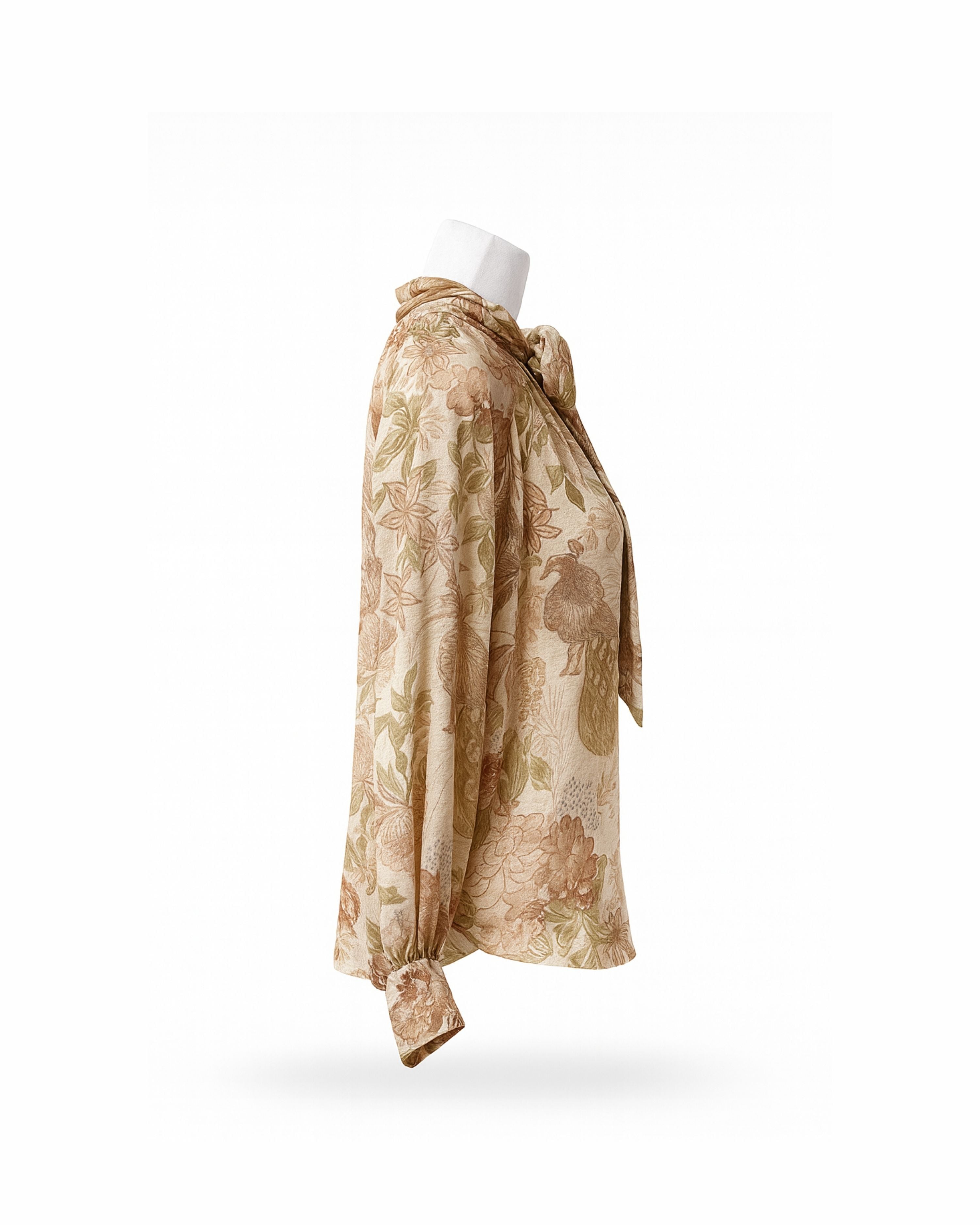 Sommerbluse mit Muster
Leichte Bluse mit Blumen
Damen Oberteil mit Print