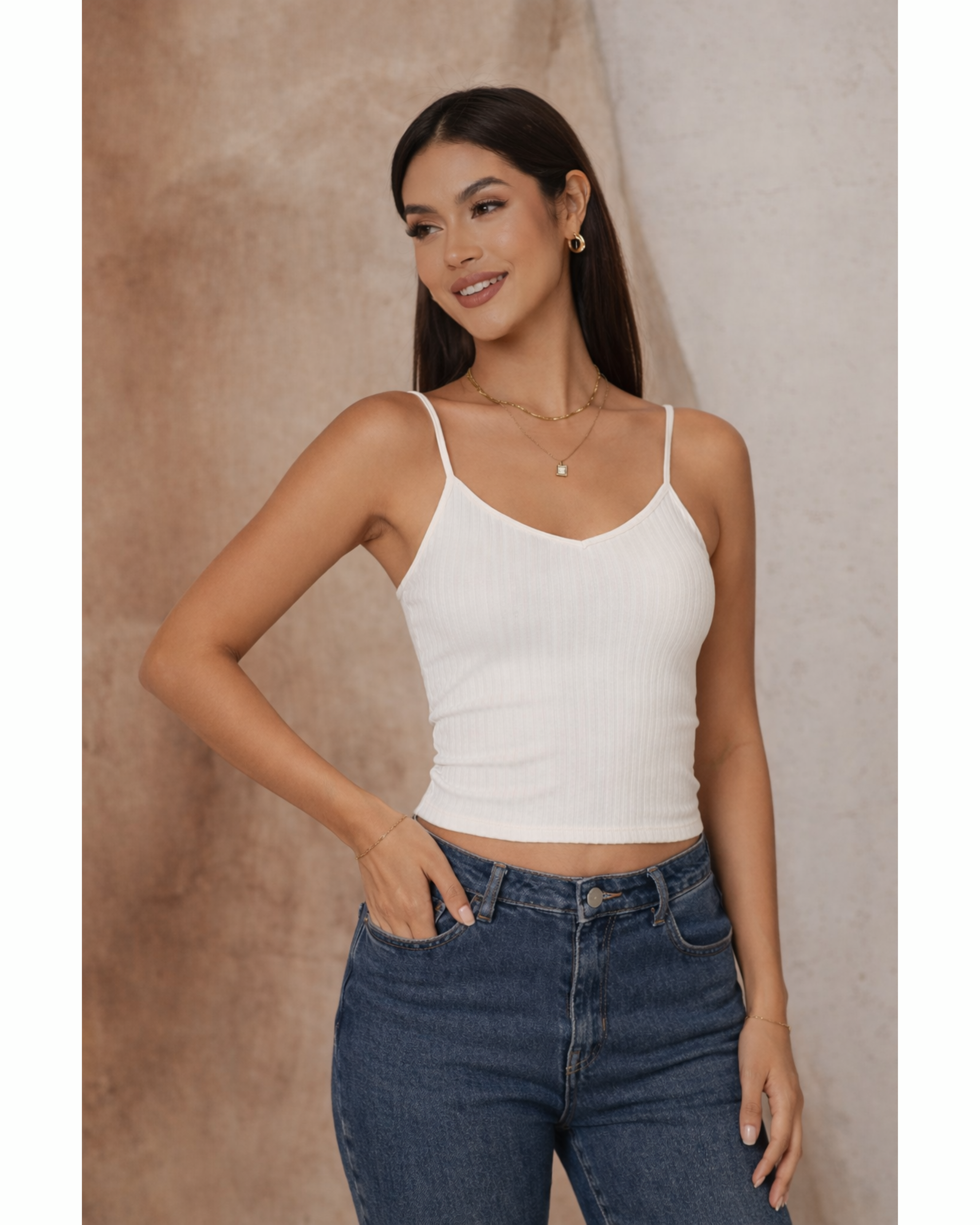 Damen Top, Spaghettiträger Top, geripptes Top Damen, figurbetontes Top, Basic Top Damen, Crop Top Damen, Top mit V-Ausschnitt, ärmelloses Top, modisches Damen Top, Top für Alltag und Freizeit, zeitloses Basic Top