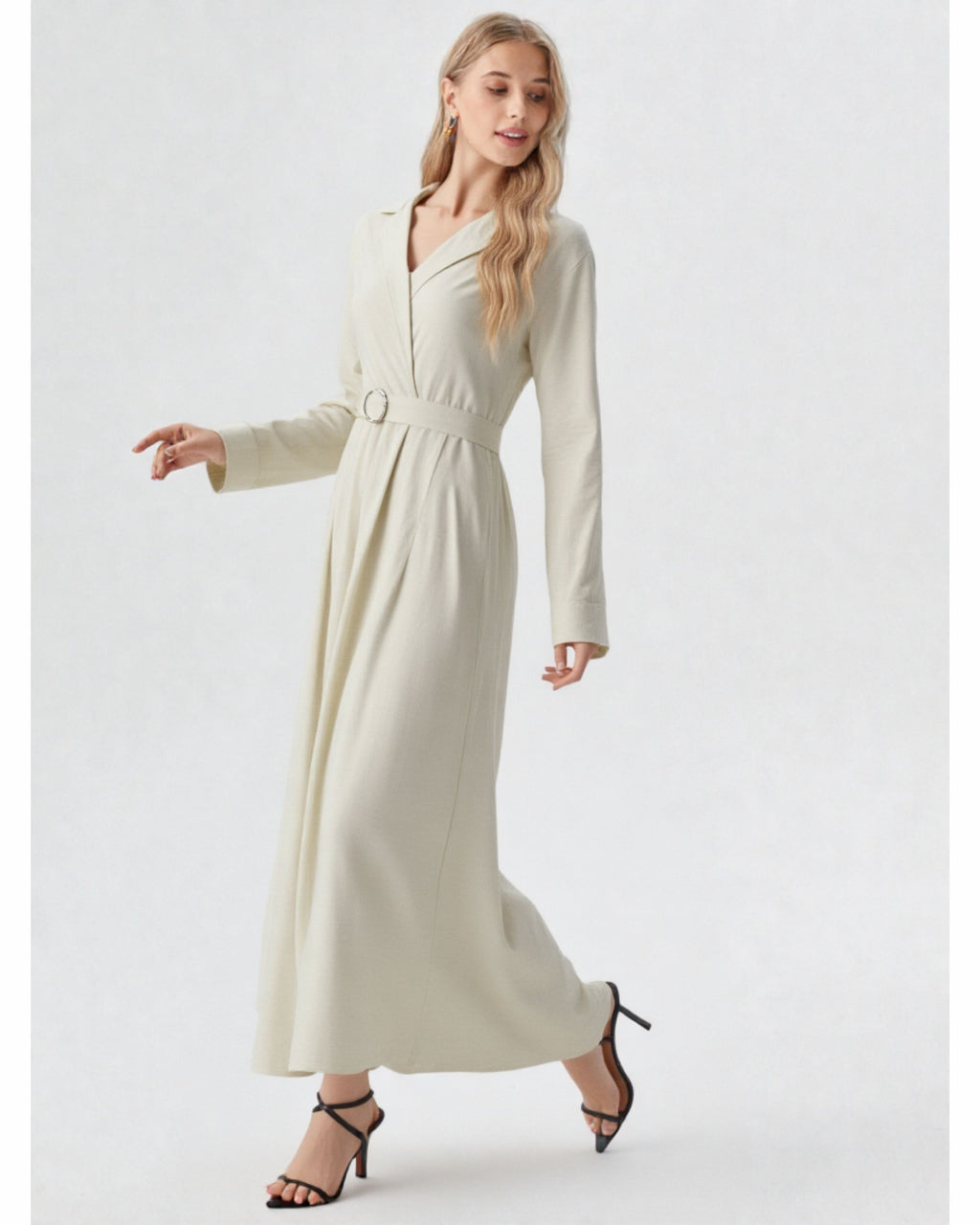 Beige Kleid

Naturweiß Kleid

Neutrale Töne

Minimalistisches Kleid

Elegant schlicht