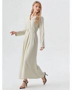 Beige Kleid

Naturweiß Kleid

Neutrale Töne

Minimalistisches Kleid

Elegant schlicht