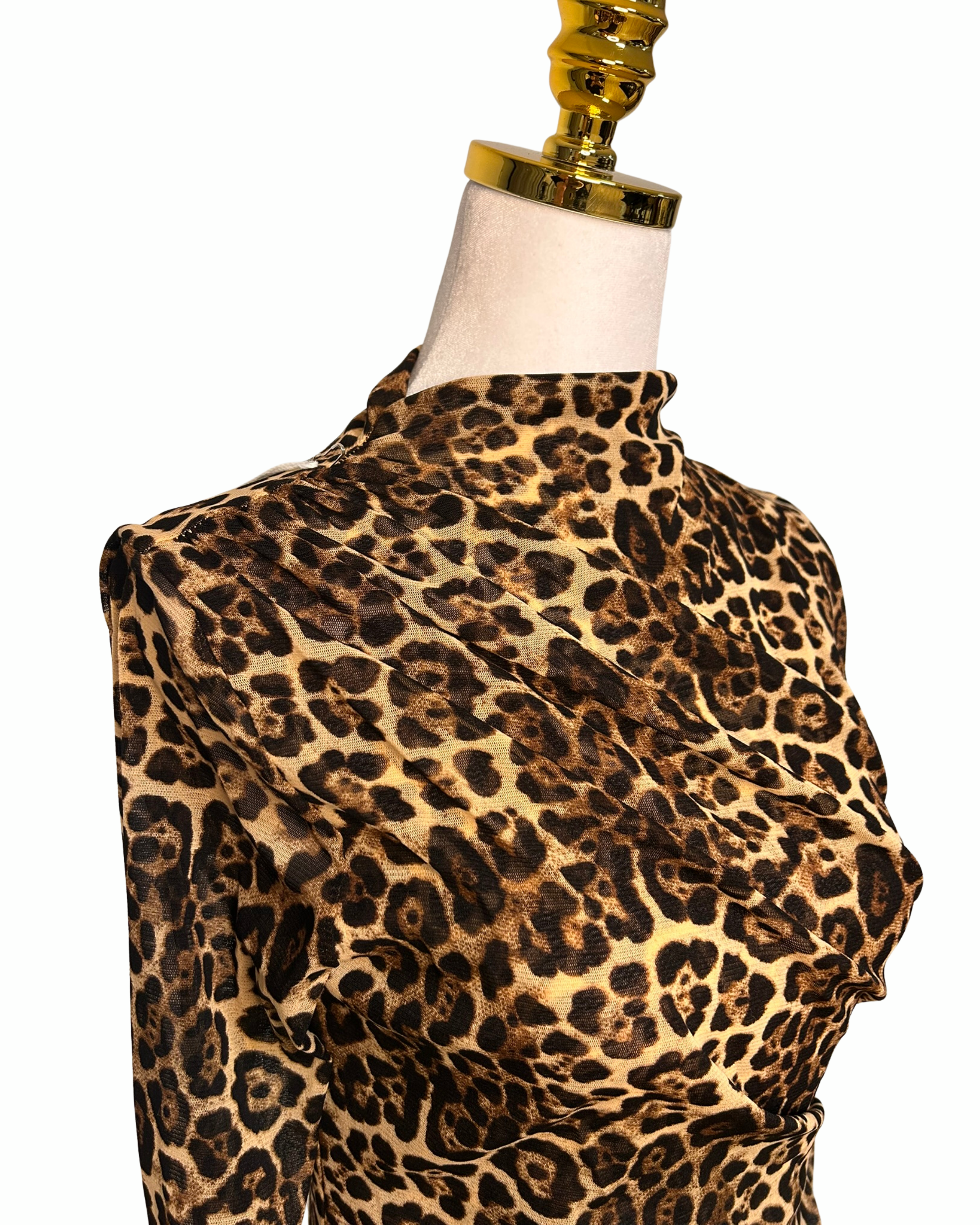 Leo Body Damen

Leoparden Body

Damenbody Leo Muster

Body mit Raffungen

Figurbetonter Body

Langarm Body Damen